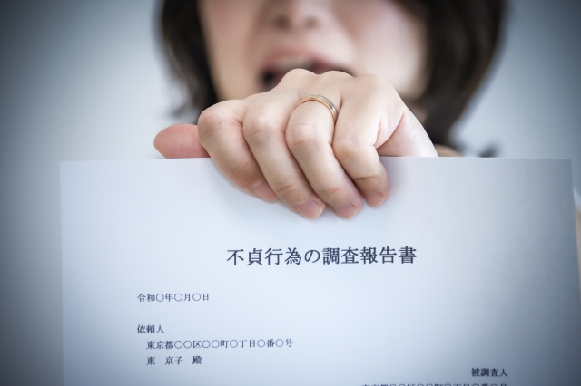 浮気と不倫、その境界と対処法